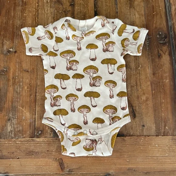 Kate Quinn mushroom onesie - Picture 1 of 2